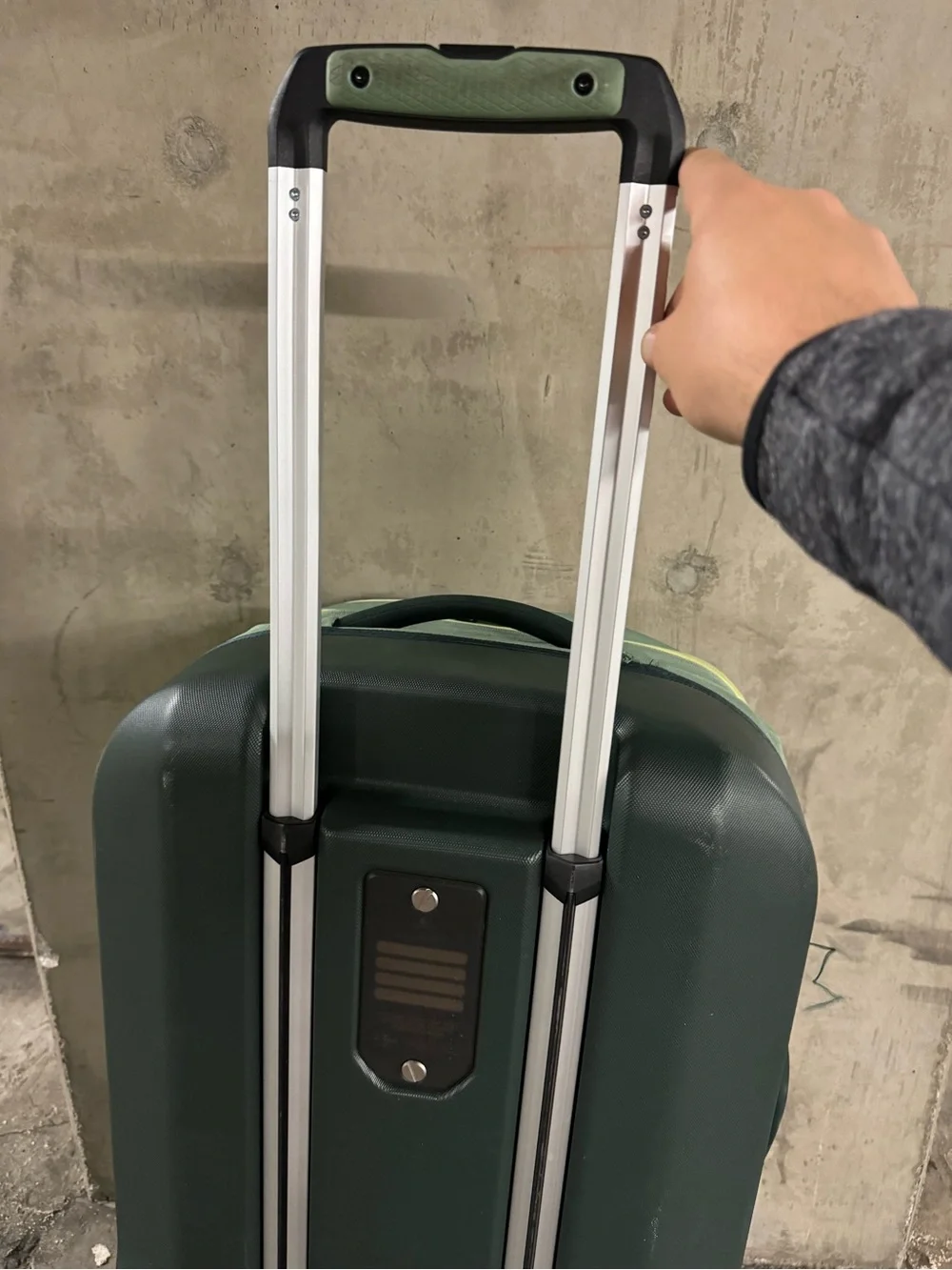 Eagle Creek Light Green Rolling Carry-On with Lime Trim Caldera 100L